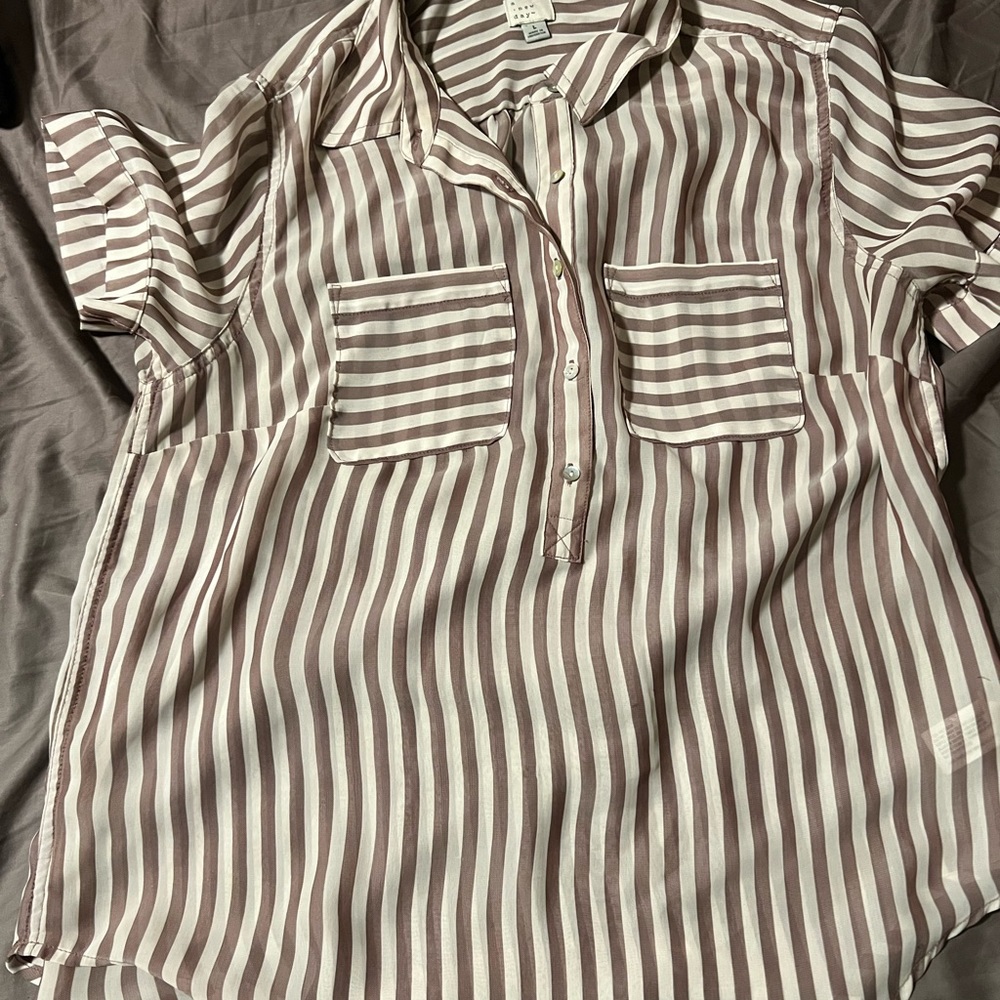 Striped blouse🌻